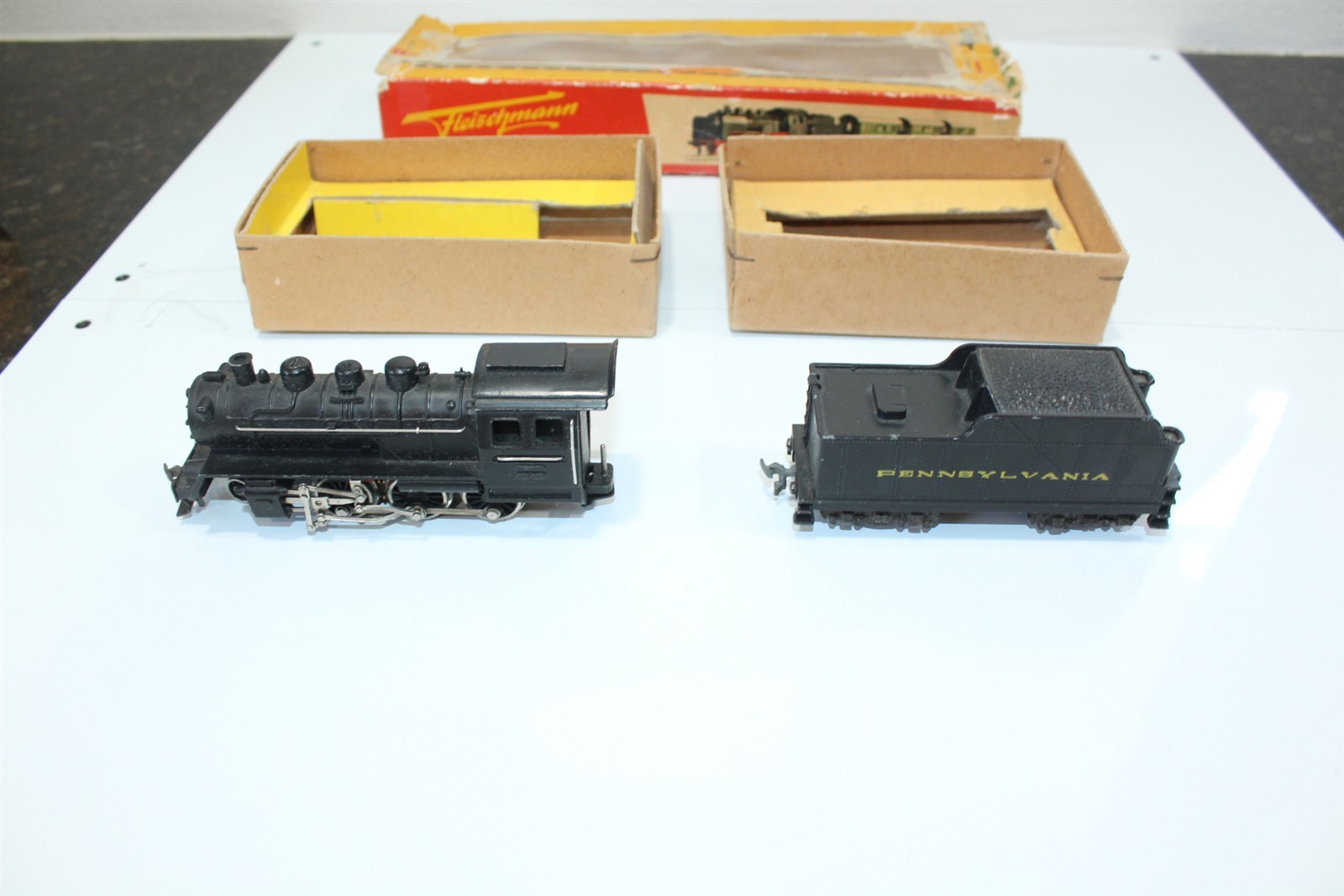 Vintage Fleischmann HO Locomotive & Tender Engine 1350 Parts Repair As Is