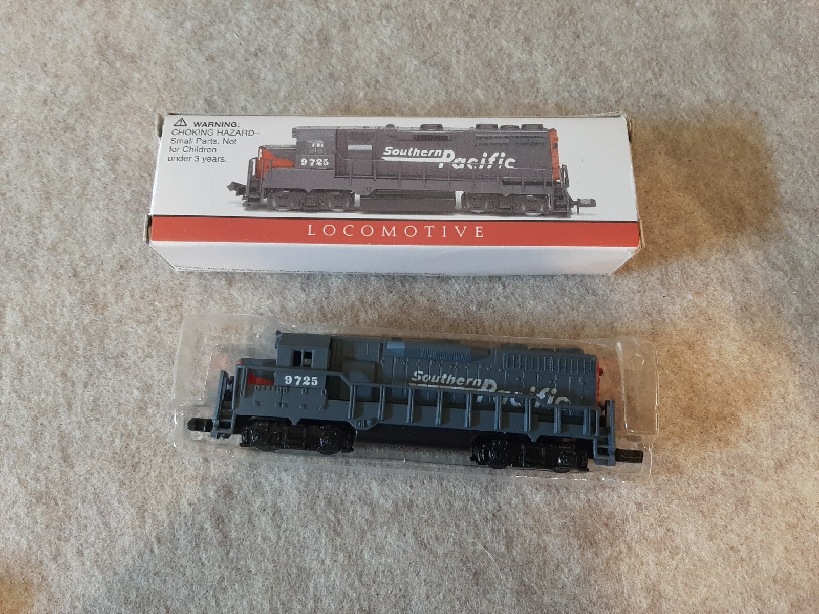 Pair #418 High Speed Metal Products Toy Train Locomotives SOUTHERN PACIFIC 9725