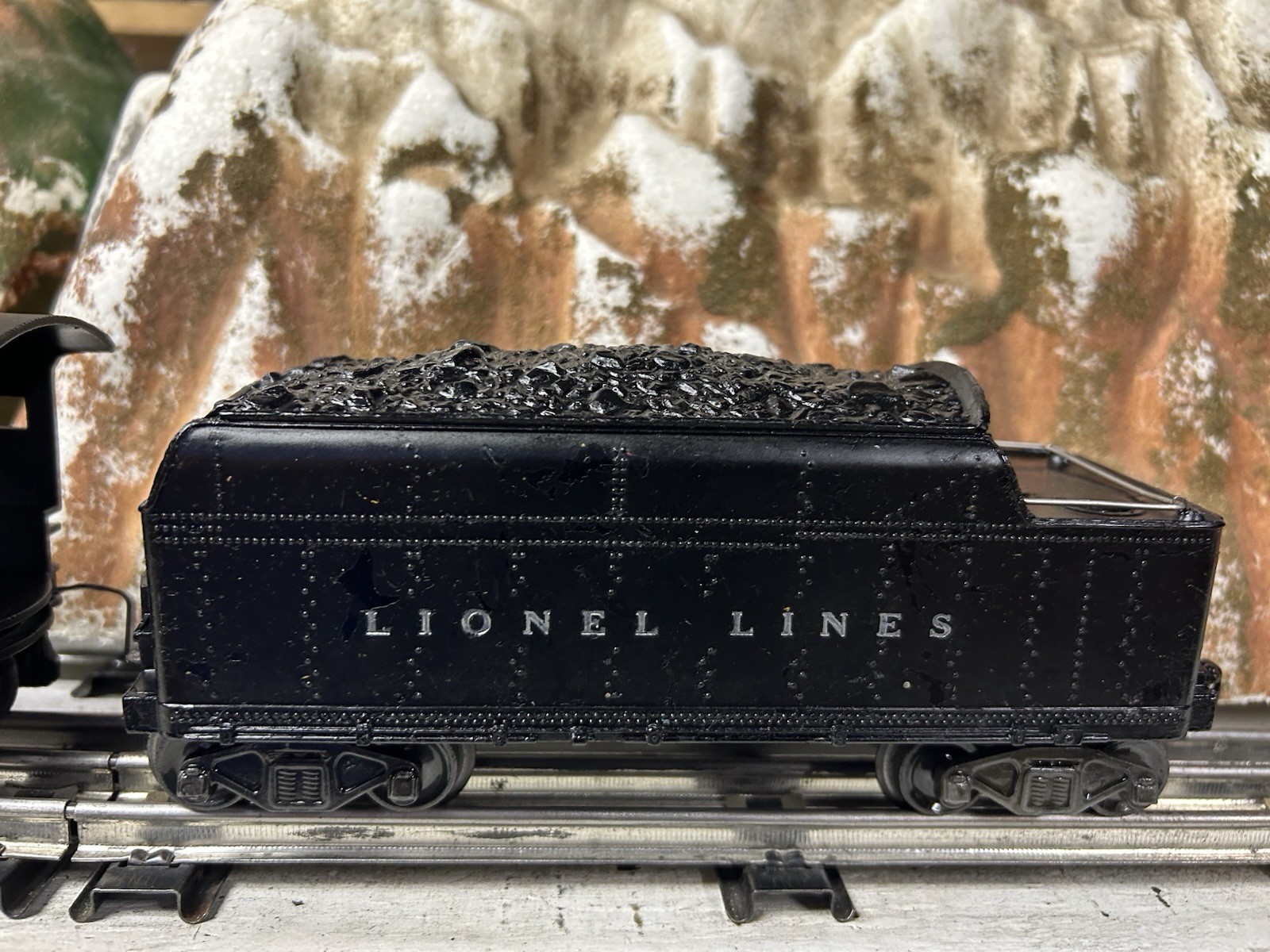 Lionel 2065 Locomotive W/6466WX Tender C-7 See Full Description