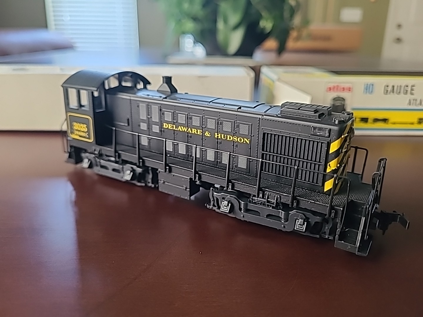 Atlas HO Scale D&H Delaware Hudson Alco S4 Diesel Locomotive #3035 LN OB 8273