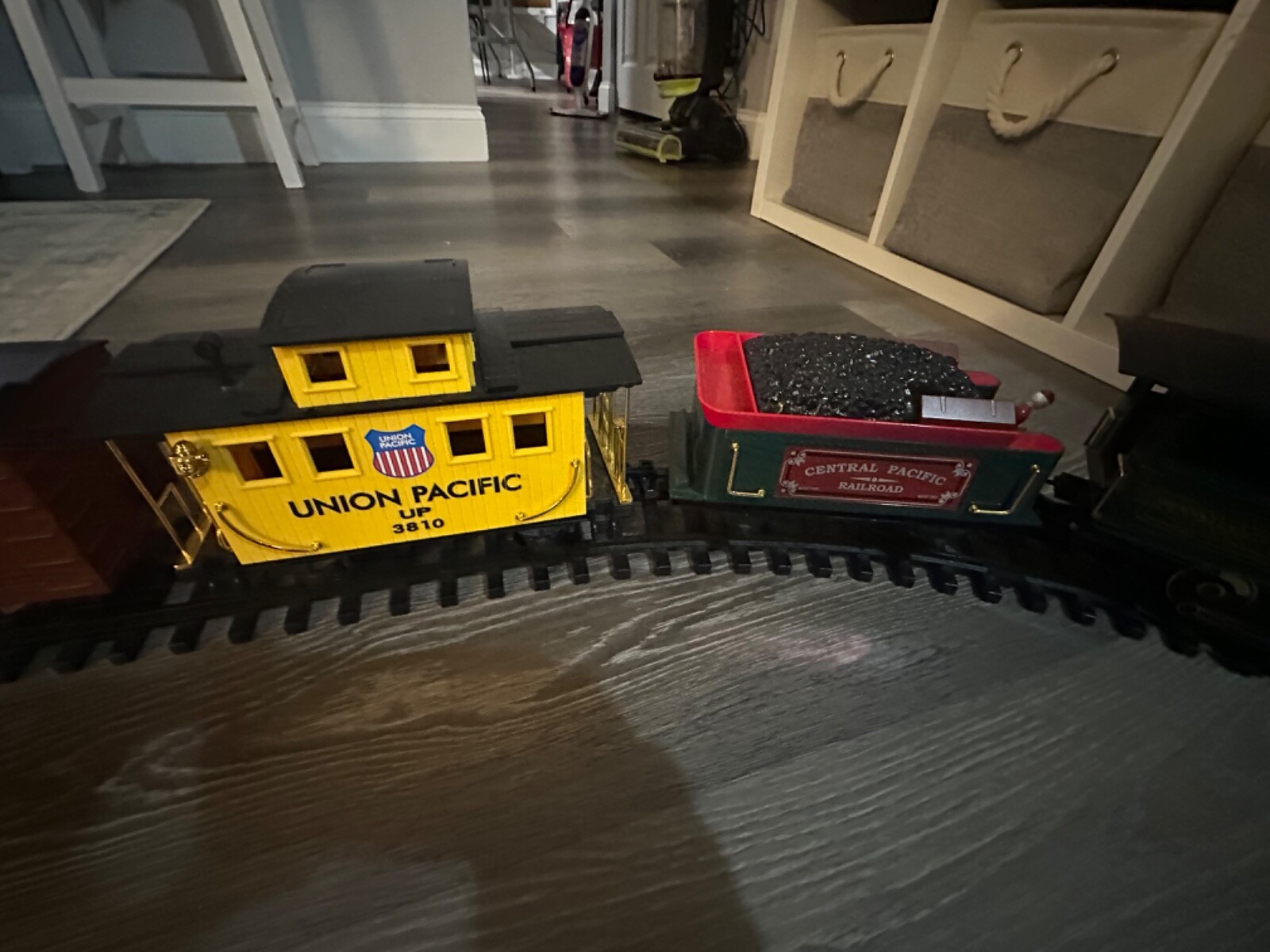 Scientific Toys Model Trains Pennsylvania 9714 ENGINE, Whole Set and REMOTE