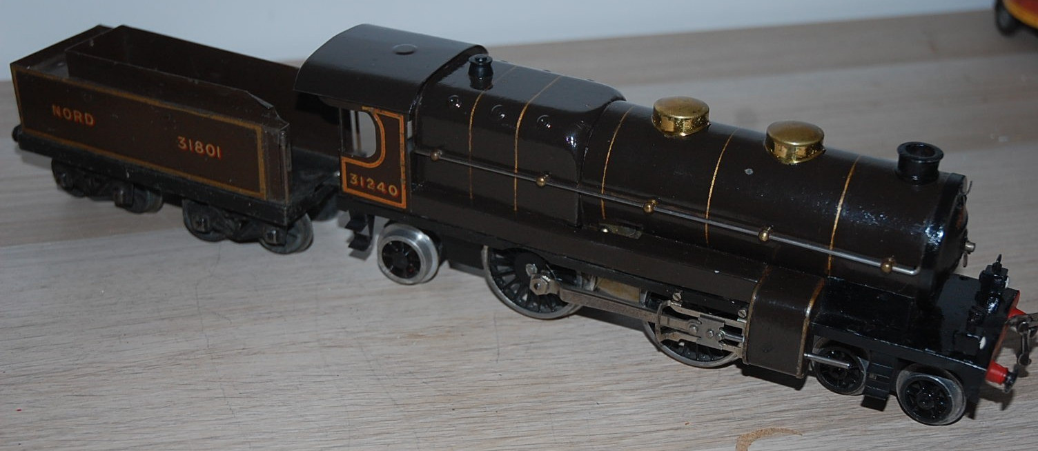 HORNBY O GAUGE CLOCKWORK 3C NORD LOCOMOTIVE AND TENDER IN BROWN LIVERY