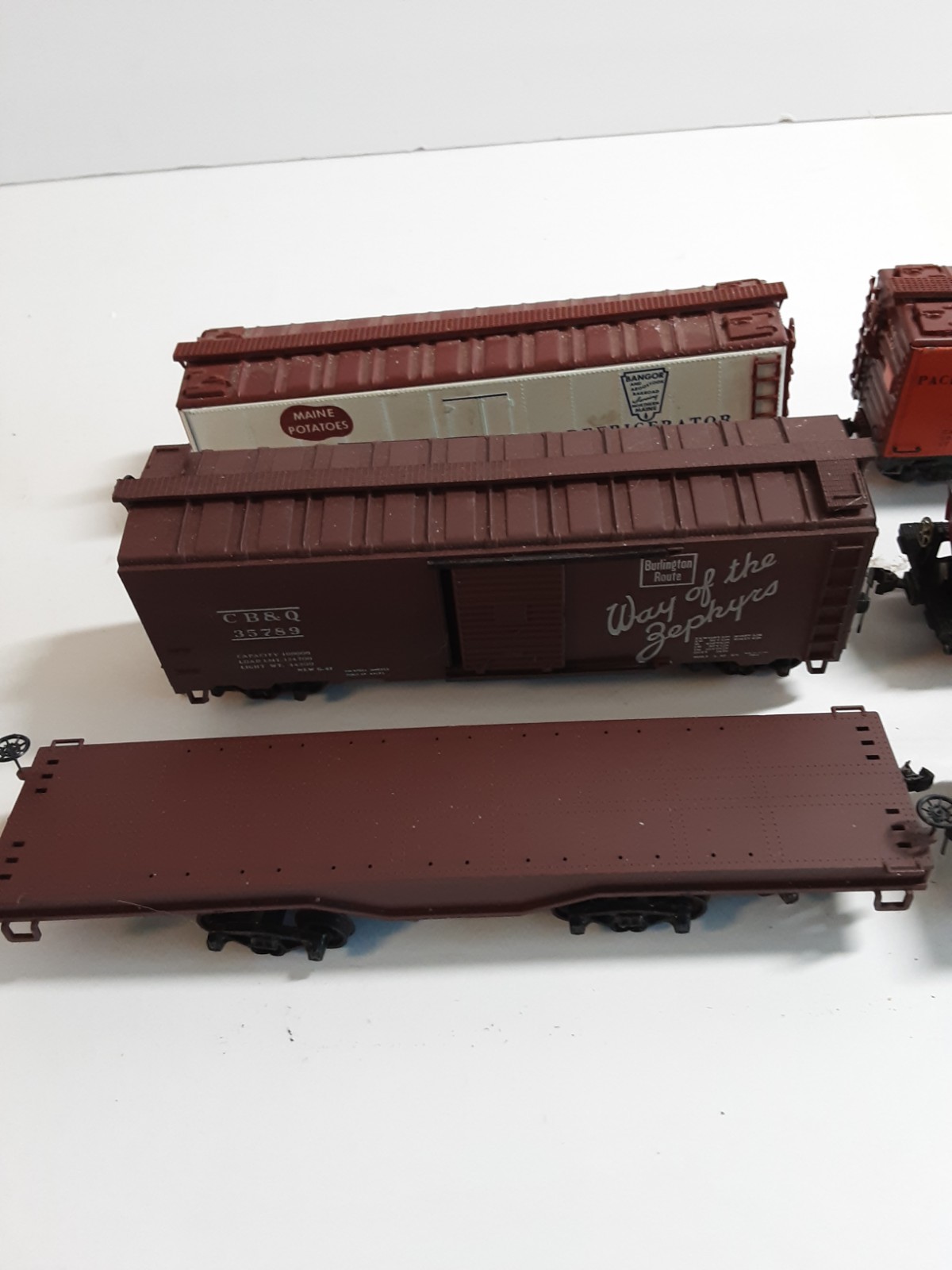 Vtg Lot Of 6 Box Cars, Tanker Cars, Flat Cars, Gondola See Description (2)