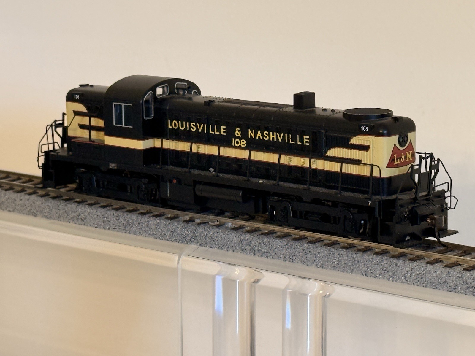 Bachmann HO Louisville & Nashville RS3 DCC SOUND #108