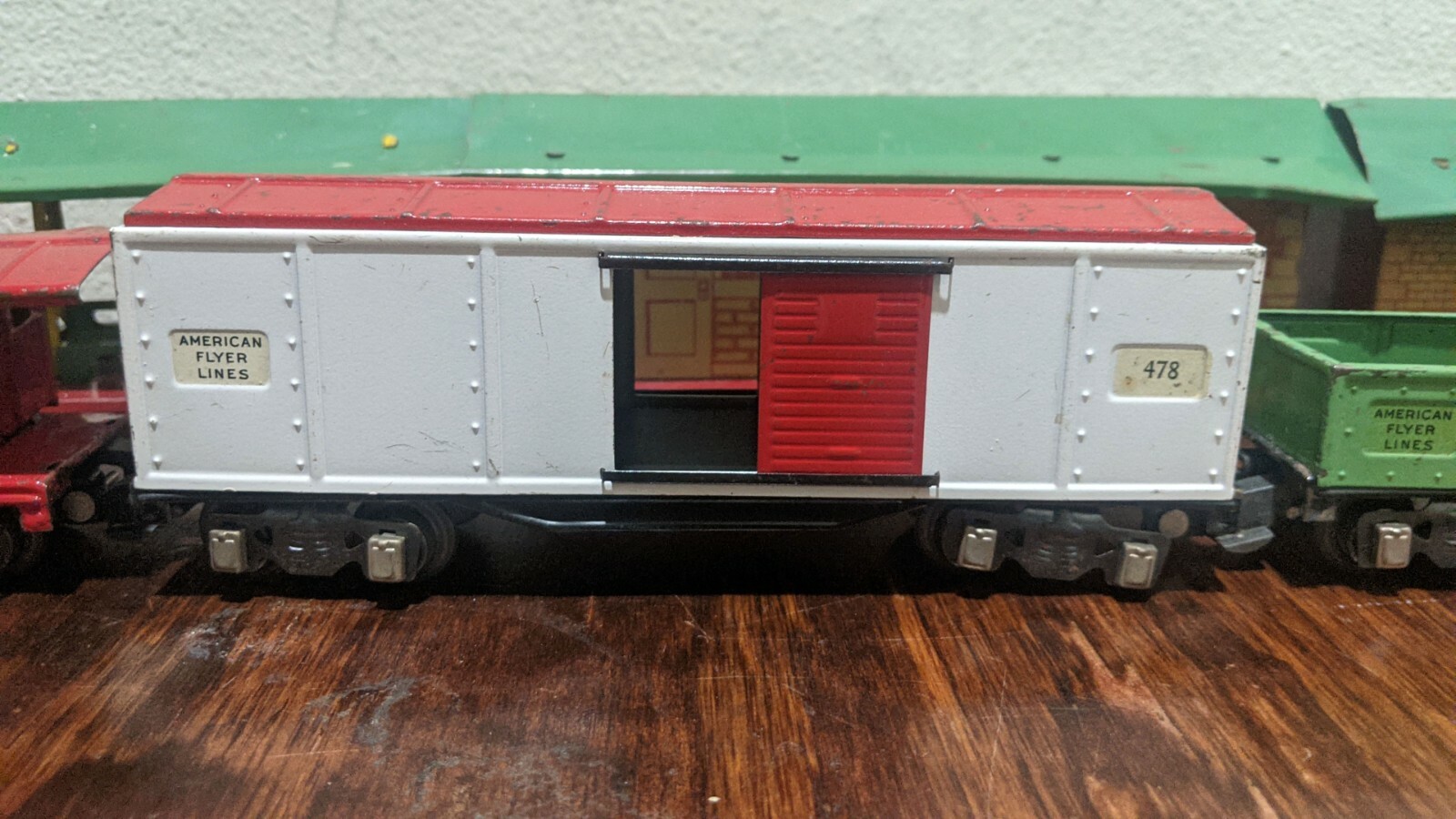 Vintage American Flyer Steam Engine w/ buildings, others