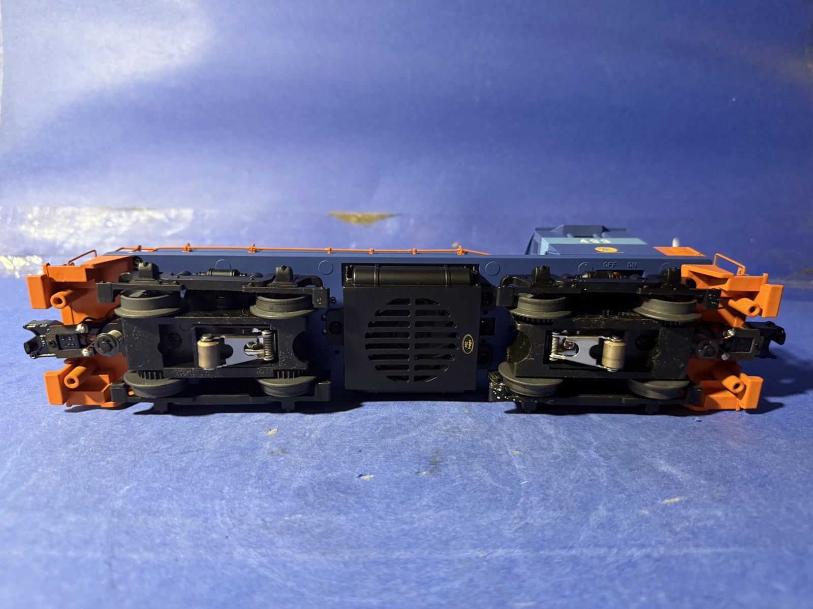Railking/MTH Long Island SW-8/9 Locomotive 30-2222-1 (Proto 2) LN