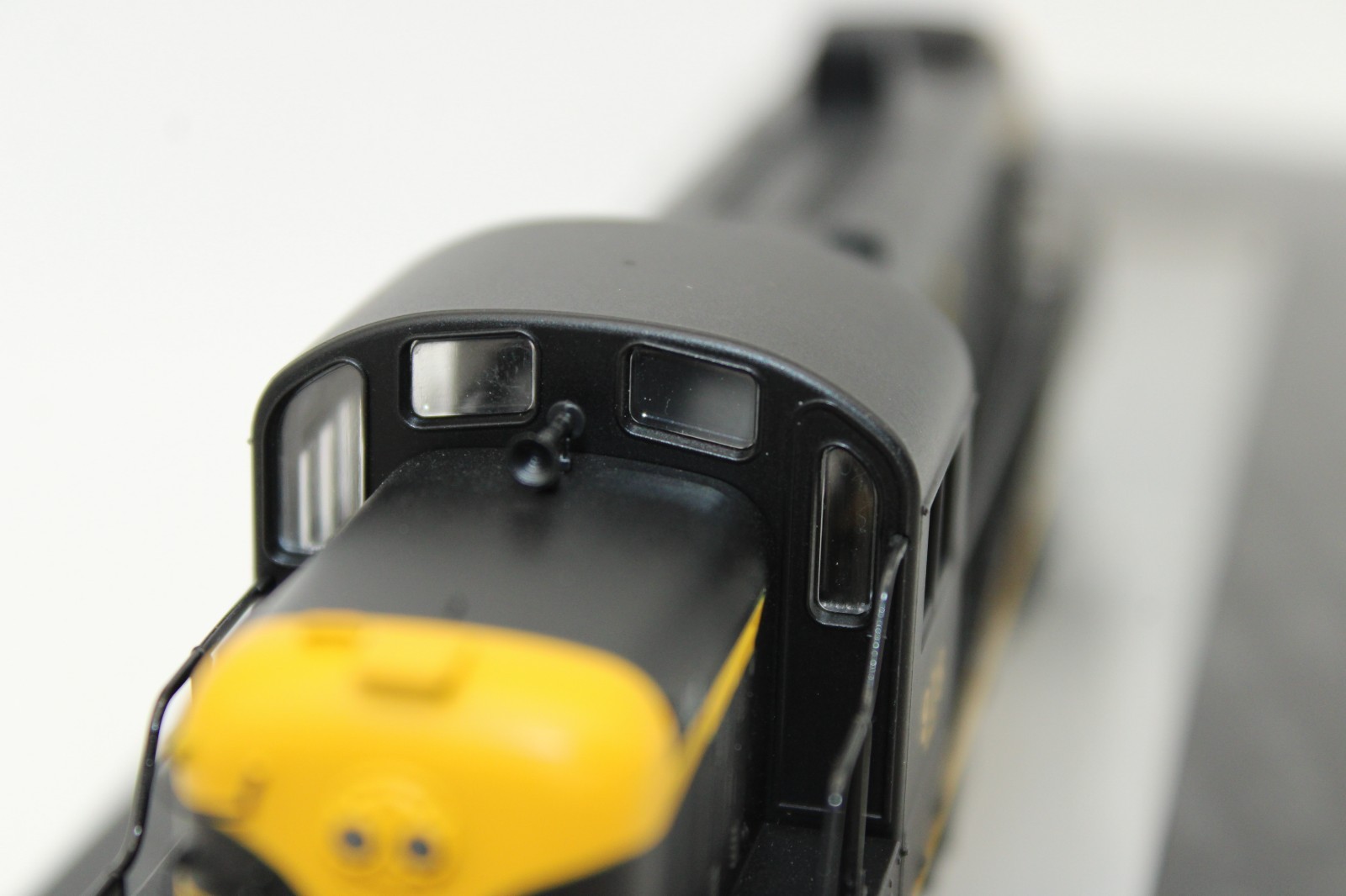 Atlas Classic HO Scale Erie Railroad Alco RS3 Diesel Locomotive #918 DCC