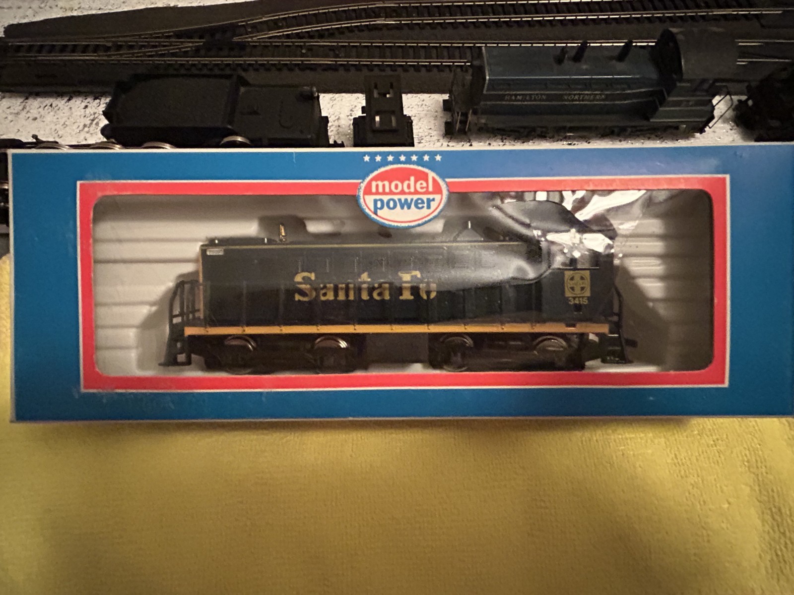 Model Power ALCO 1000 HP Yard Switcher #6832 Santa Fe 3415 New in Box
