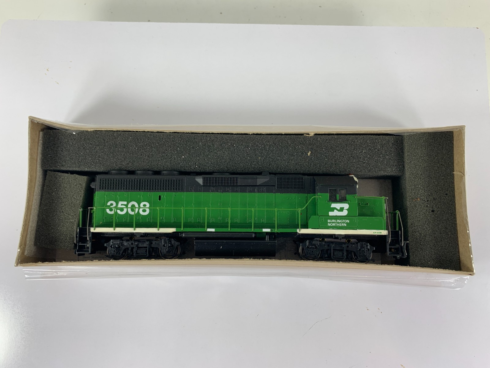 Athearn HO Burlington Northern GP-40 #3508 – Powered