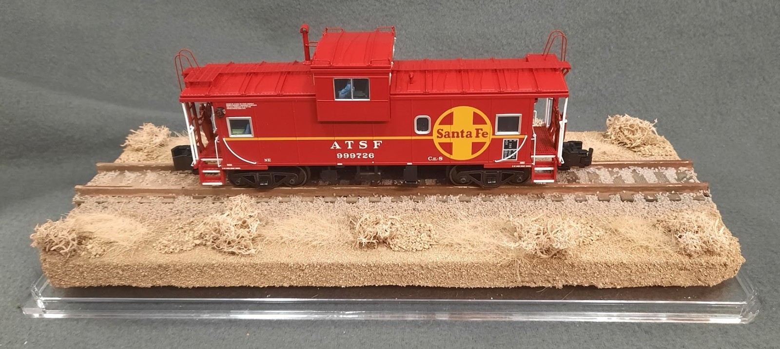 S SCALE 13″ SINGLE TRACK DISPLAY CASE- “DESERT SCENE”-FOR ANY S TRAINS