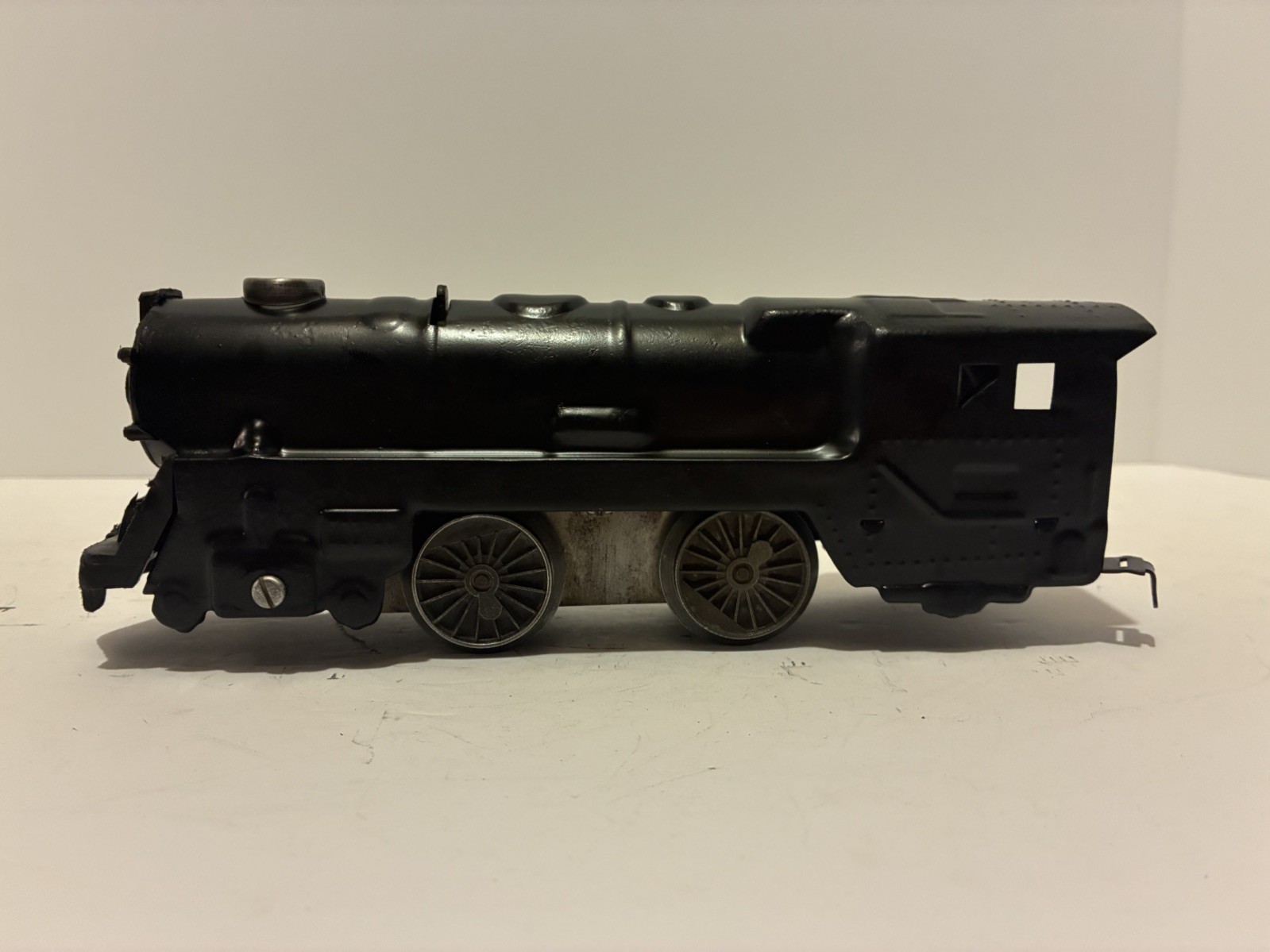 Marx 591 Battery Operated Tin Locomotive with tender. Tested See Description.