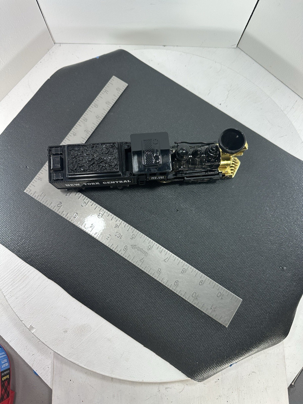 New York Central Classic Steam Engine Locomotive Train Black Gold Plastic