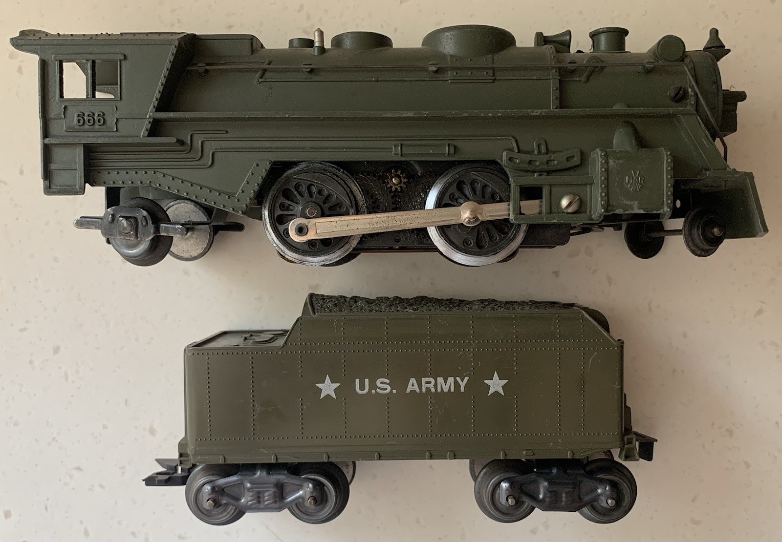 Marx Train – 666 U.S. Army – Locomotive & Tender- Runs
