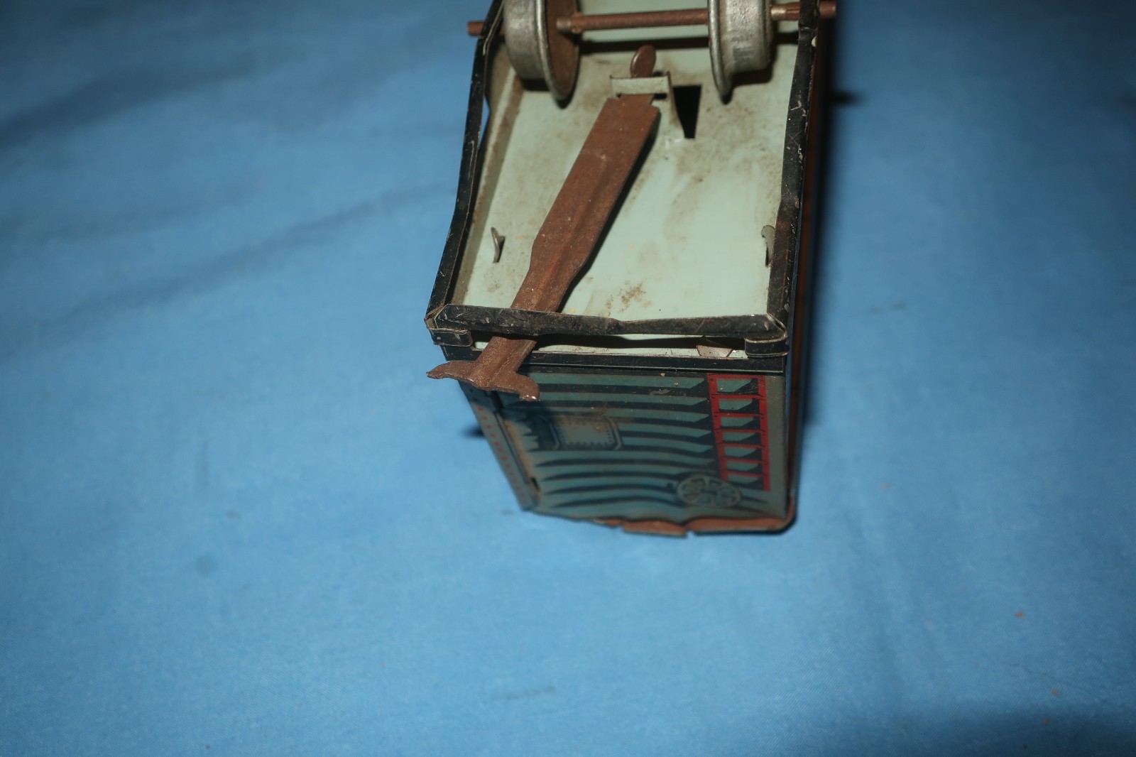 Unique Art #742 Clockwork Wind-up Locomotive & Tender Freight Set. Working. Nice