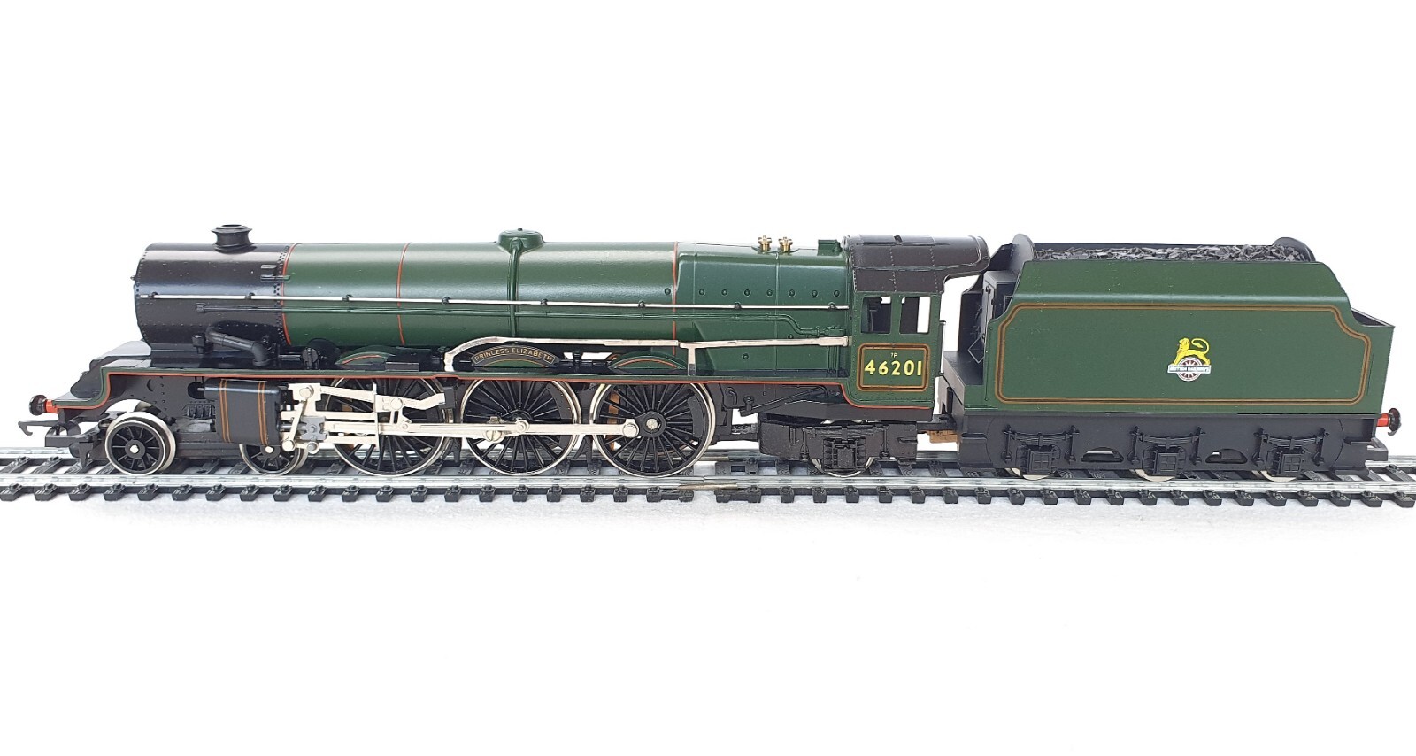 Hornby OO HO British Railways Class 8P “PRINCESS ELIZABETH” Steam Locomotive MIB