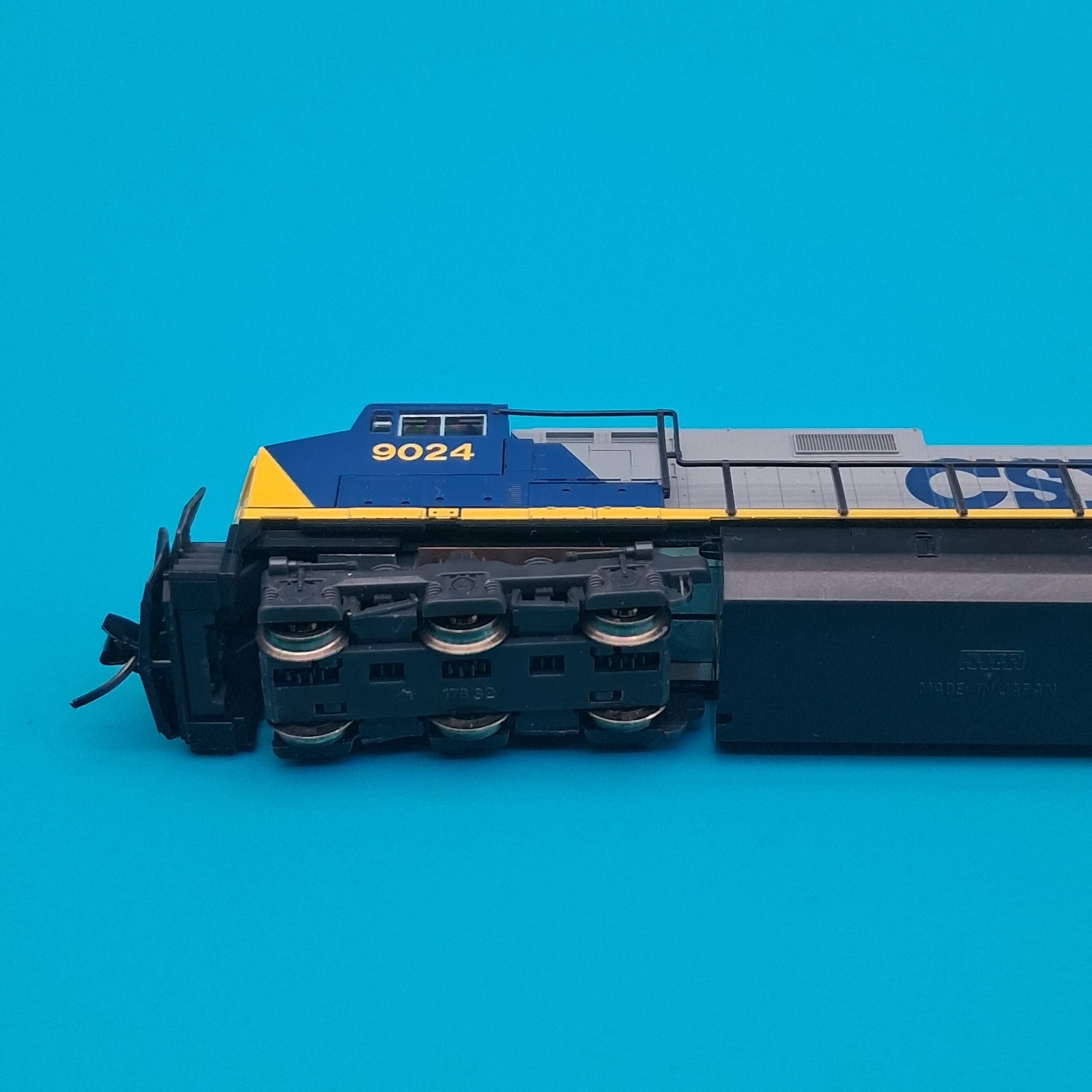 KATO N Gauge Locomotive C44-9W CSX Chessie System Seaboard # 9024 Tested RUNS