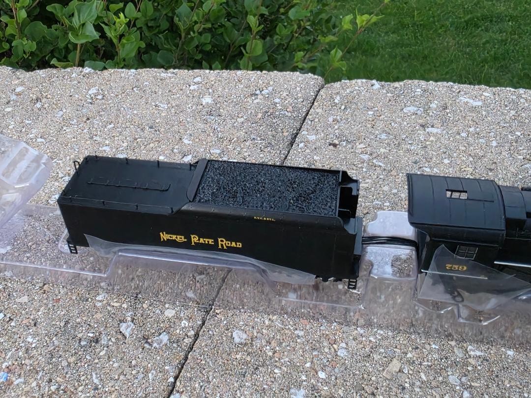 Bachmann #52404 Nickel Plate 2-8-4 Berkshire with DCC Sound