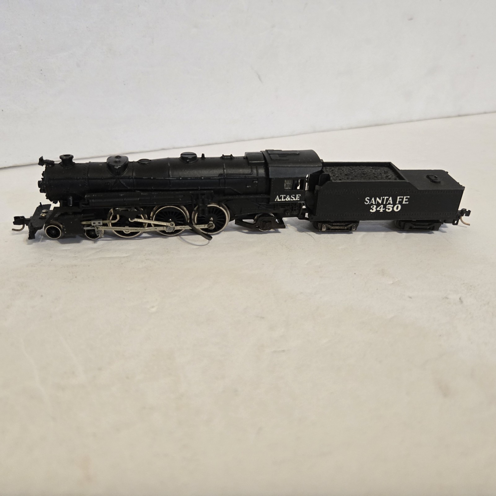 Revell Rapido N Scale Santa Fe 4-6-2 Pacific w/ Tender. Runs. West Germany
