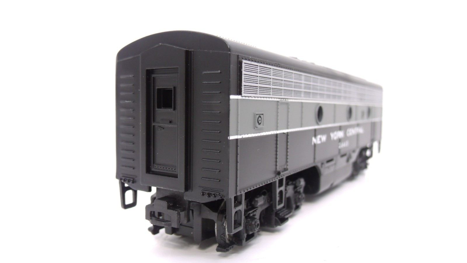 Bachmann Plus HO New York Central NYC EMD F7B Diesel Locomotive Engine 11221