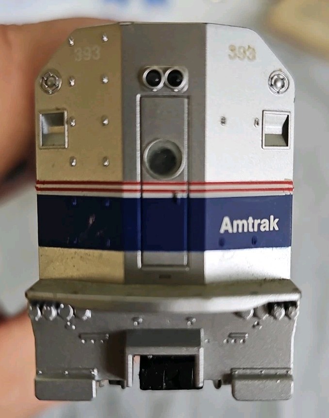 HO. WALTHERS TRAINLINE. AMTRAK. PHASE IV EMD. F40PH POWERED. # 393 Untested BP