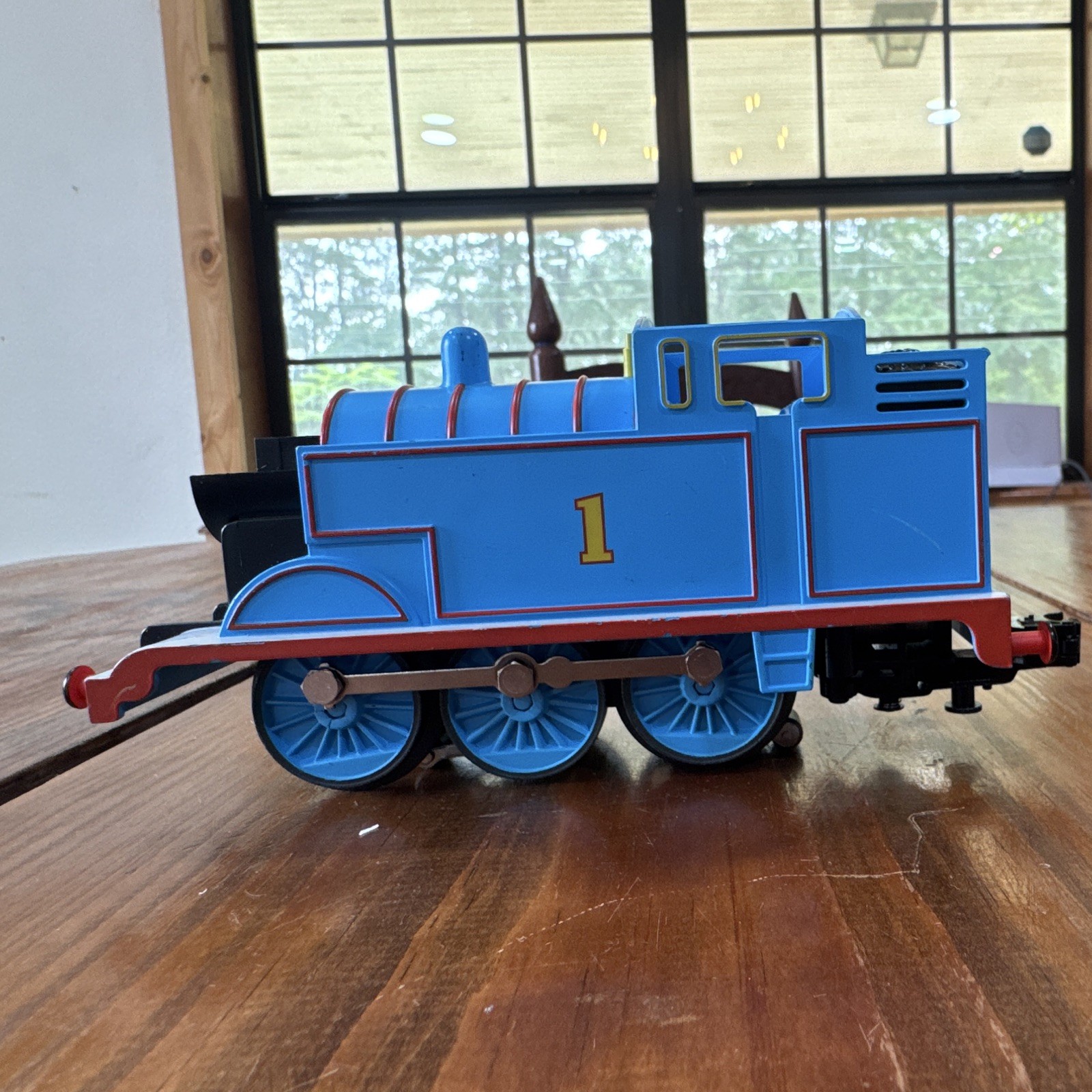 Gullane Thomas & Friends Thomas 1:24 Large Scale 0-6-0 DC Analog 2013