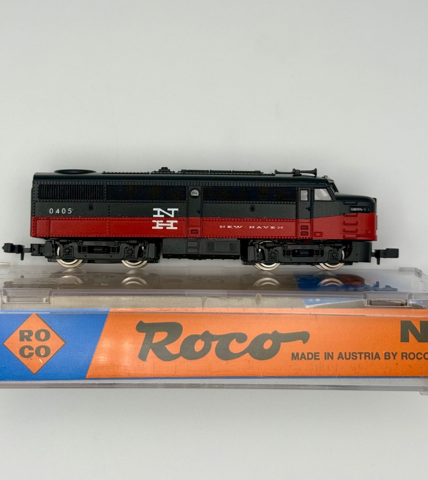 RARE N NIB Walthers/ Roco FA1 Diesel Locomotive New Haven NH #0405 Black-Red-Wh