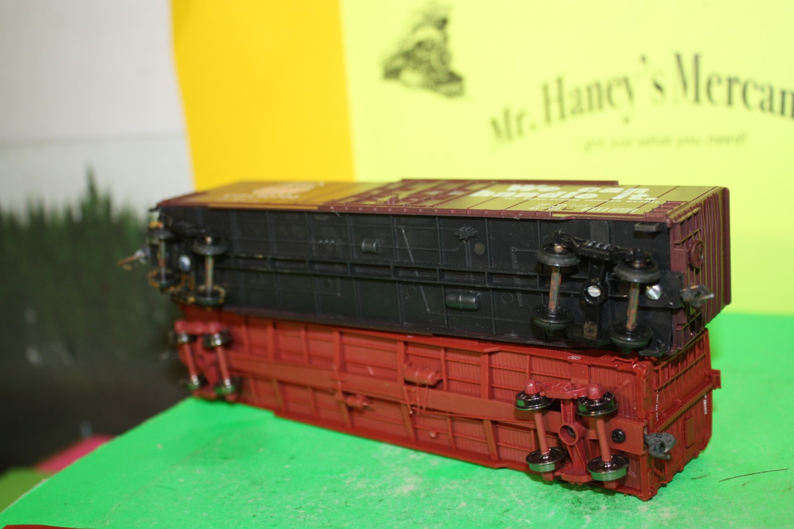 HO Bachmann Spectrum 21 Piece Train Set -see pictures and video