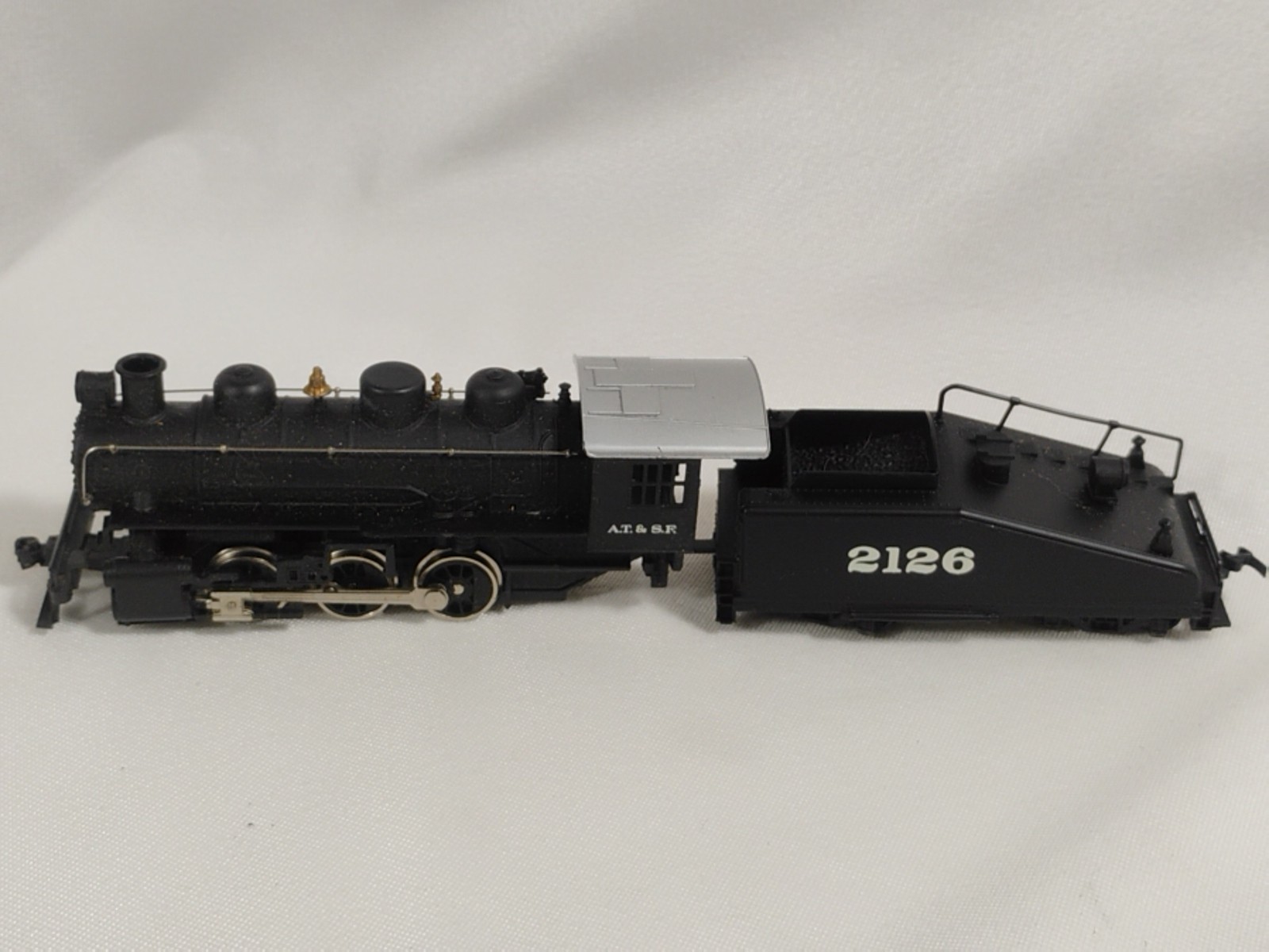 Bachman HO Scale 0-6-0? A.T. & S.F. #2126 Model Train Locomotive & Coal Car
