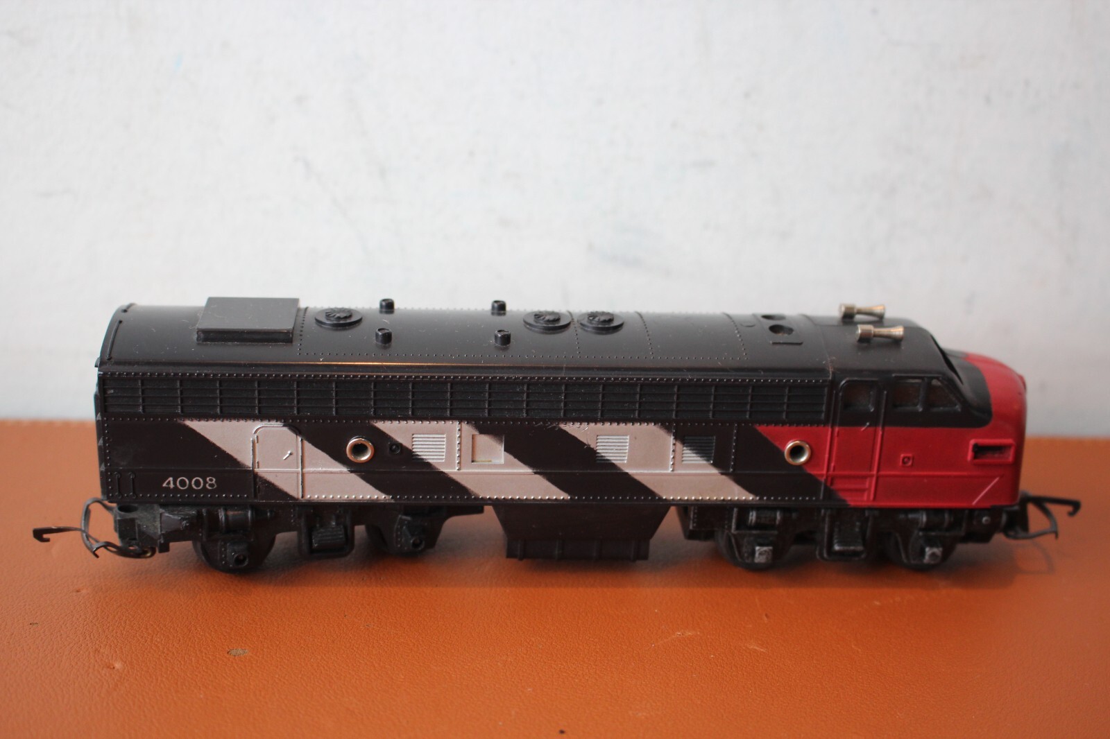 Tri-ang HO CN 4008 Diesel Locomotive w/Hopper Car, Caboose & Car Transporter