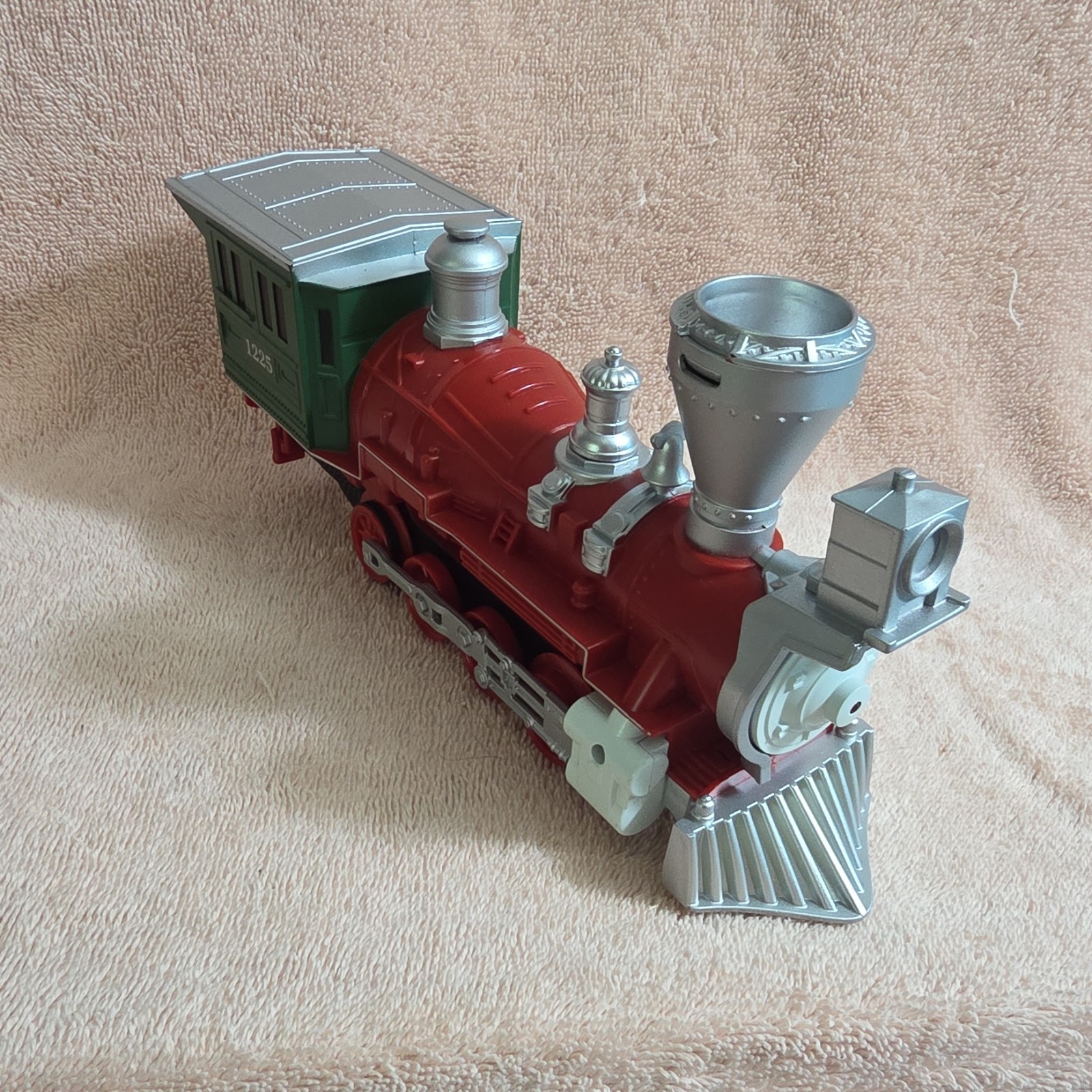 Red Green Silver Plastic Steam Locomotive Toy Train Model 1225