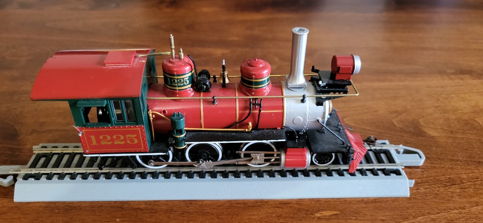 Bachmann 25227 On30 2-6-0 Mogul Standard (Spectrum) North Pole & Southern #1225