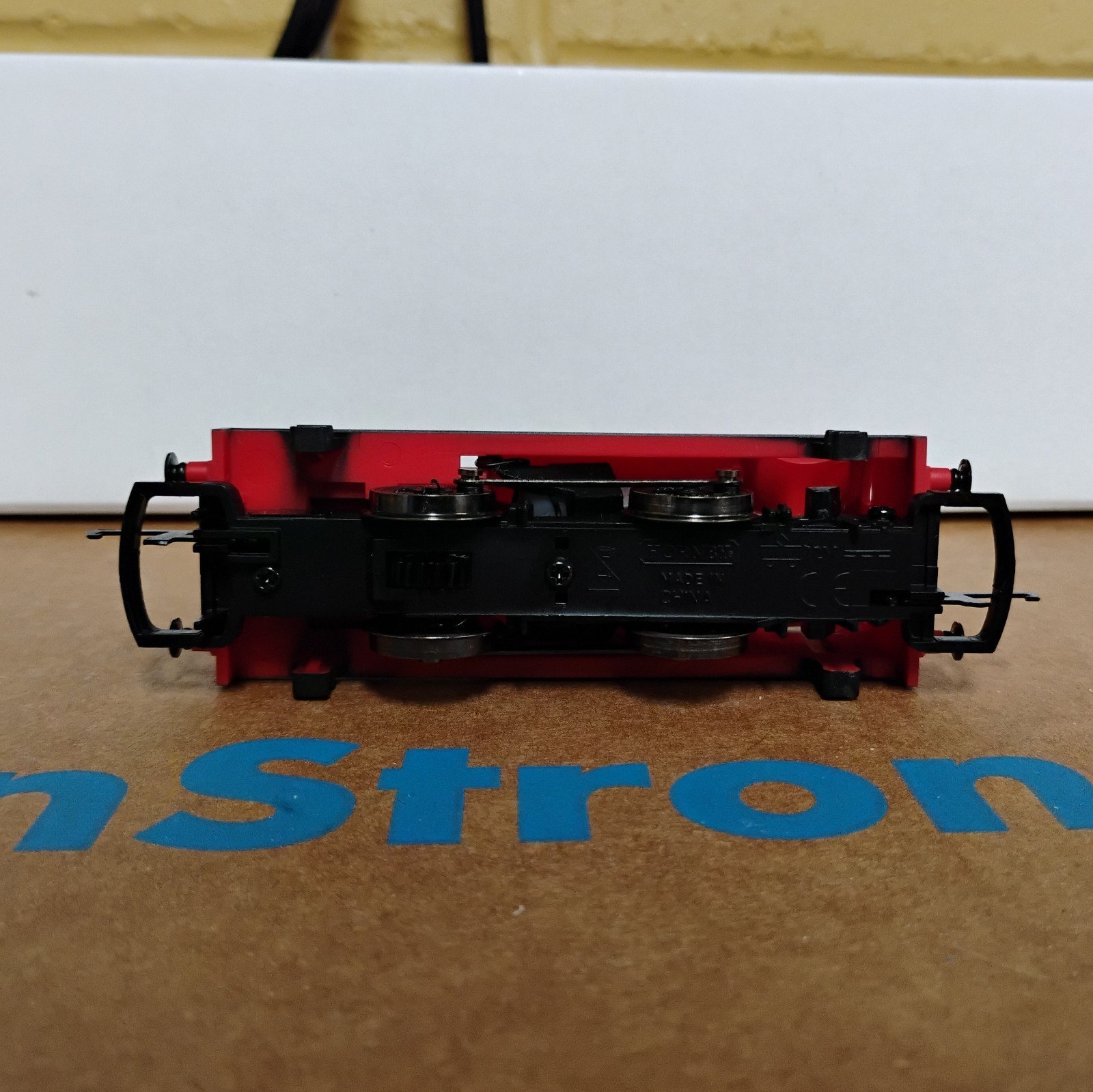 Hornby COCA-COLA 0-4-0 STEAM LOCO. OO Gauge. New!