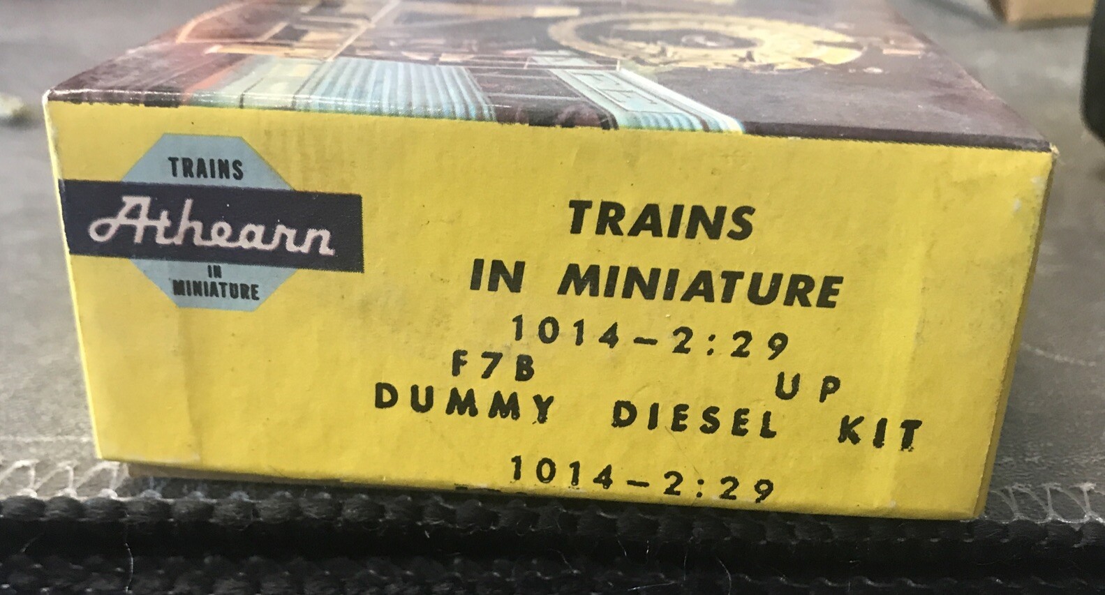 Athearn 1014-2:29 Union Pacific Dummy Diesel Kit. ( GS)