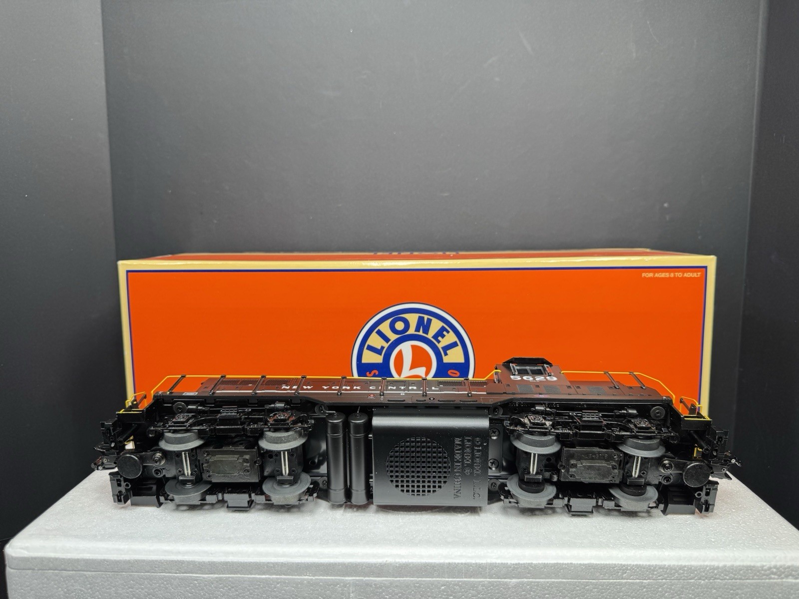 Lionel 6-28562 New York Central NYC GP-7 nonpowered diesel engine #5629 LNIB