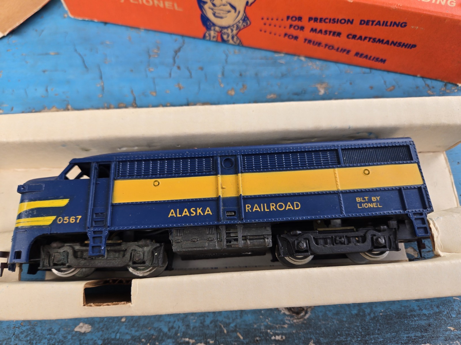 Lionel Alaska Railroad 0567-1 Locomotive Blue Yellow NIB.Box Fair Cond