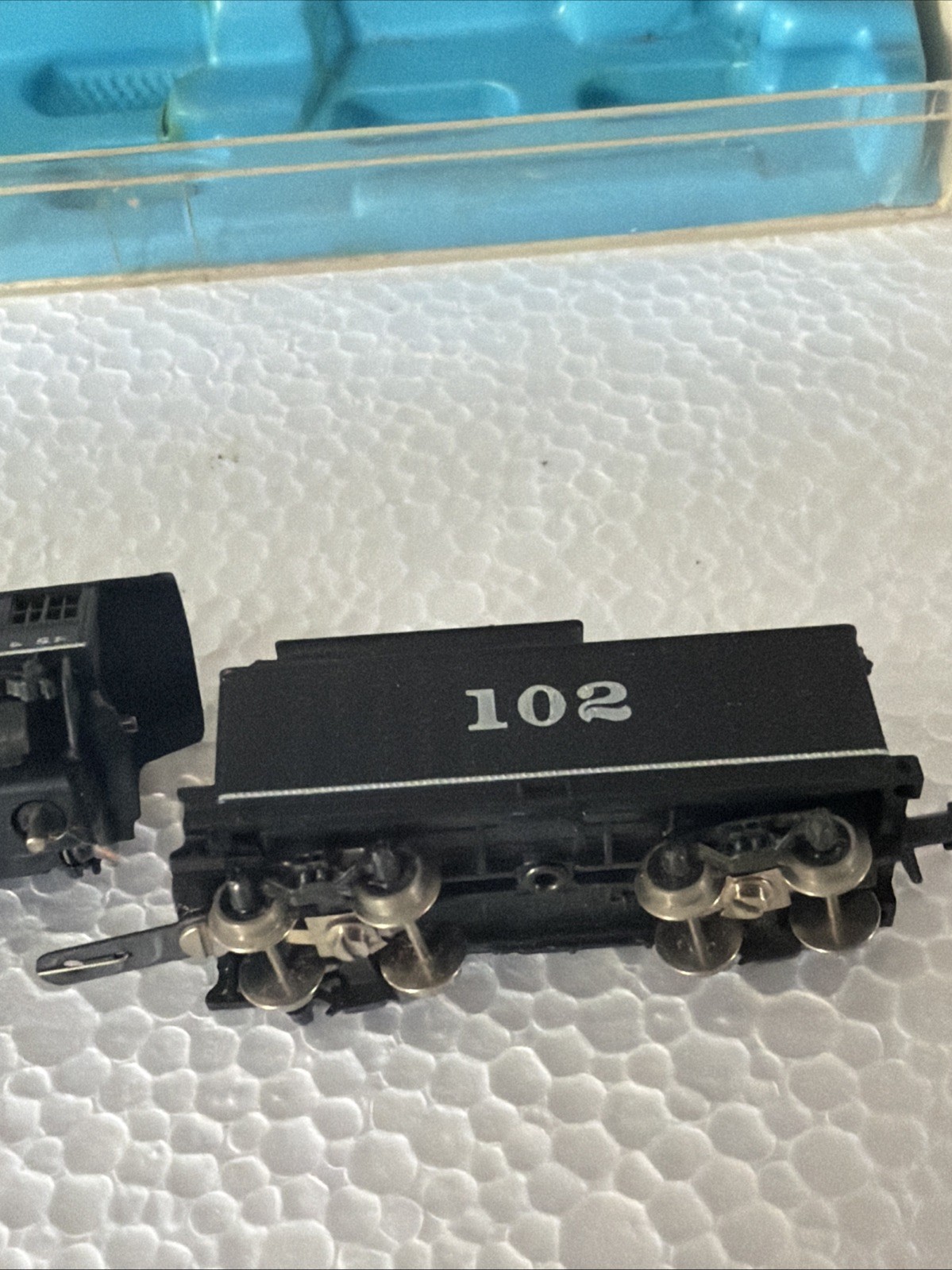 Atlas N Gauge 2111 – A.T. S.F. Locomotive & Tender 0-8-0
