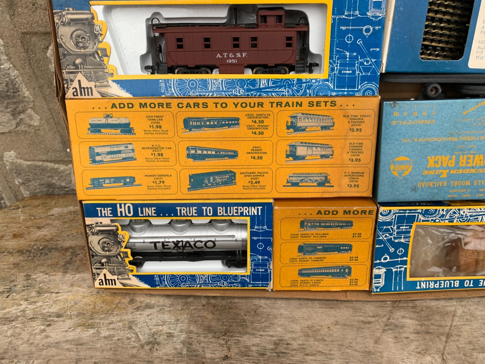 AHM The HO Scale Thunder Line True To Blueprint Train Set W/Box