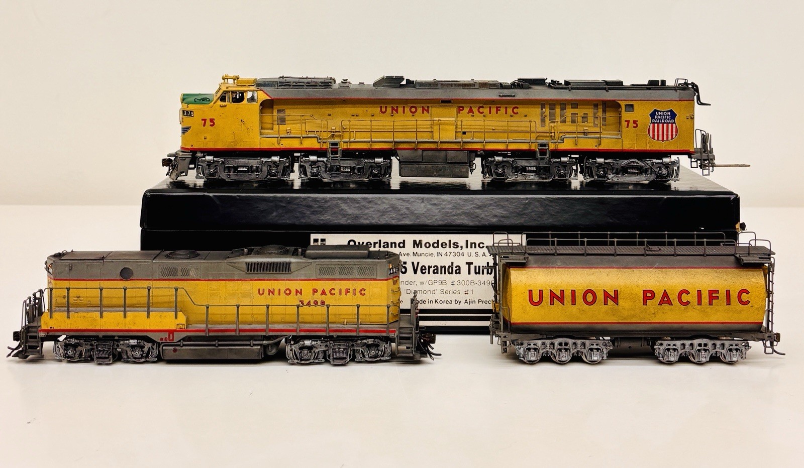 Overland Diamond HO UP Veranda Turbine w/ GP9 Round Tender DCC & Sound OMI-5859