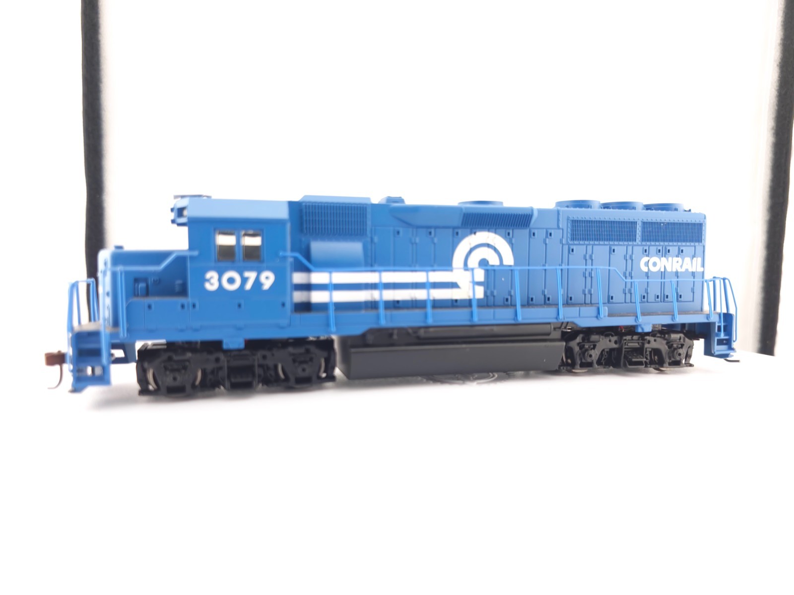 *READ* Bachmann HO Scale Conrail GP40 Diesel Locomotive CR 3079 Model Train DC