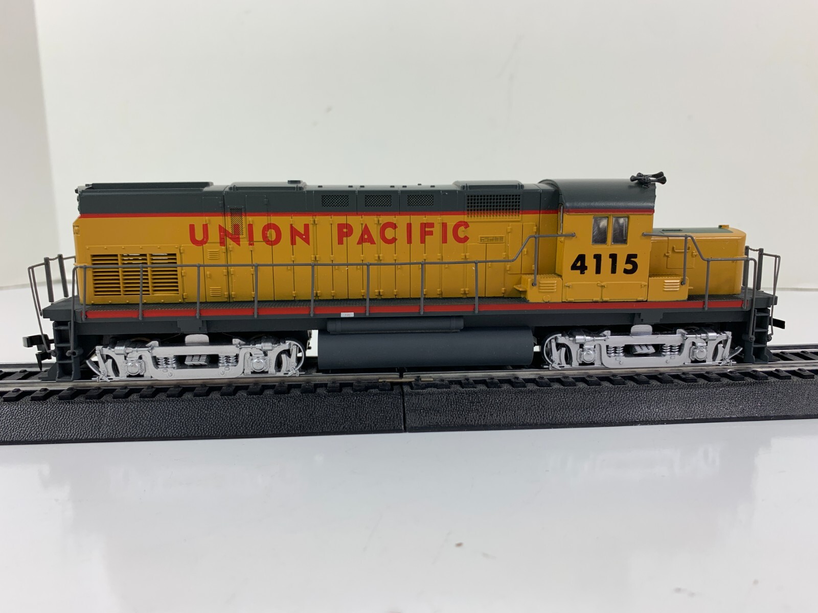 MRC Lima PB103 Alco C420 Union Pacific #4115 (C), HO scale