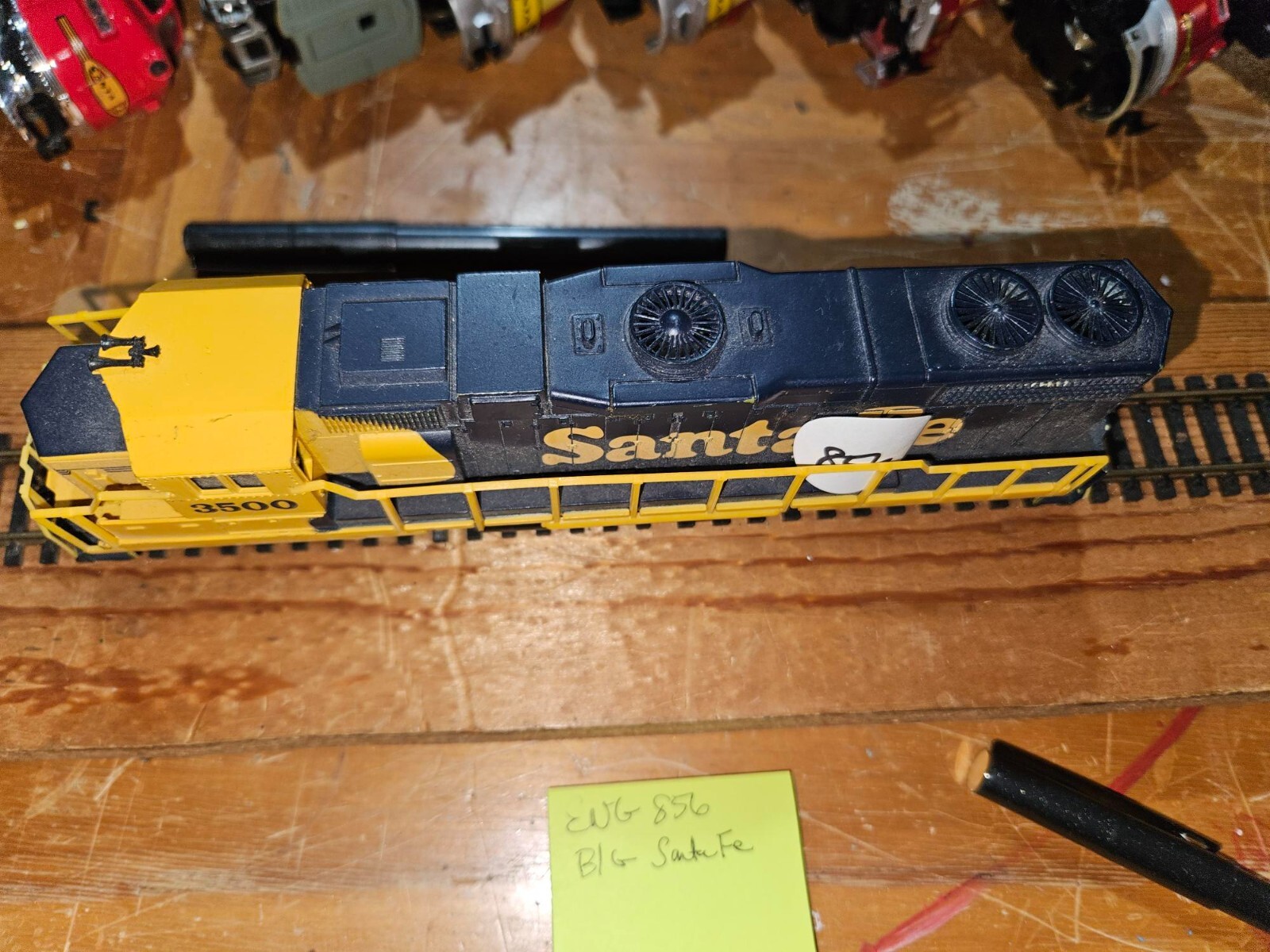 SANTA FE 3500 BLUE AND GOLD, SOME MOVEMENT, POSSIBE LOOSE CONNECTIONS, SEE VIDEO