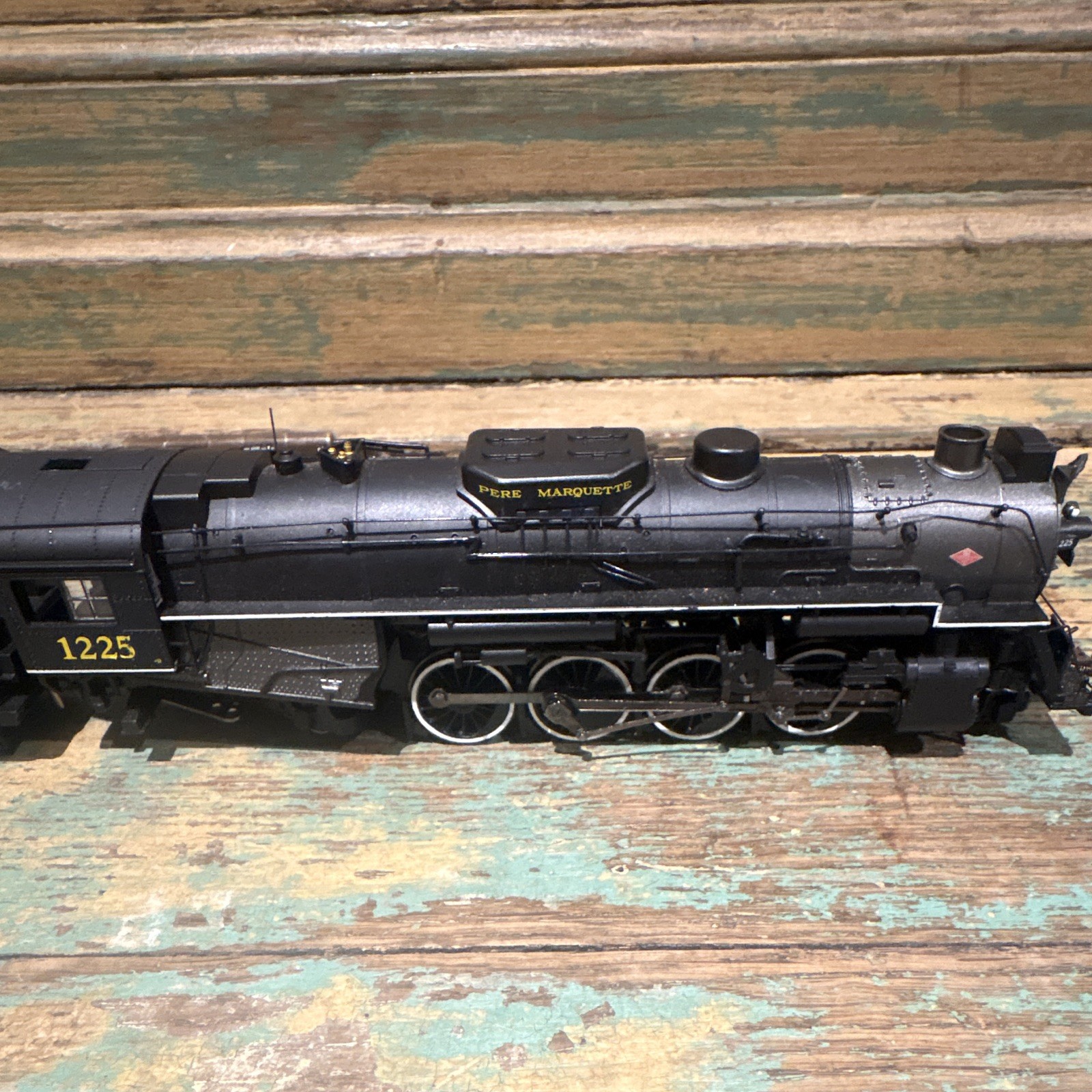 Working Pere Marquette Bachmann 1225 HO 2-8-4 Steam Locomotive w Tender DC