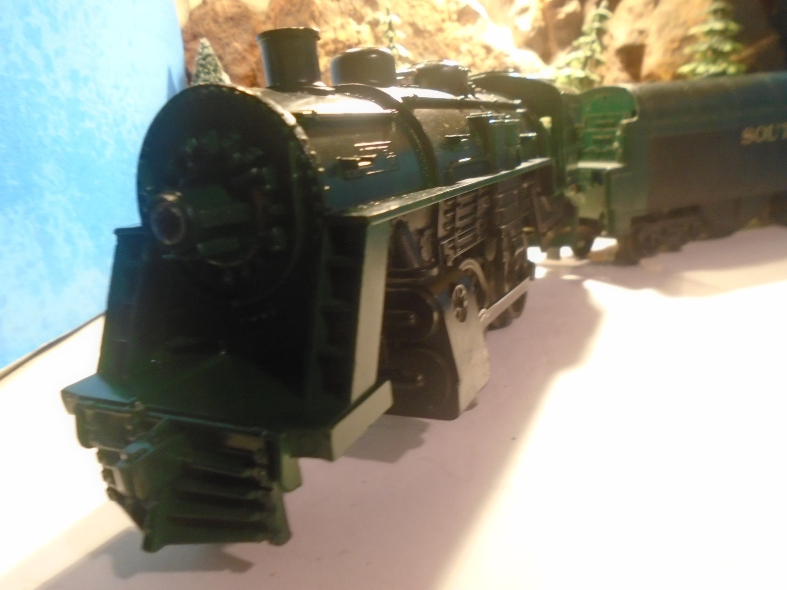 LIONEL 2-4-0 STEAM LOCOMOTIVE No 8302 / SOUTHERN RATTLE TENDER, TESTED 5-164-5