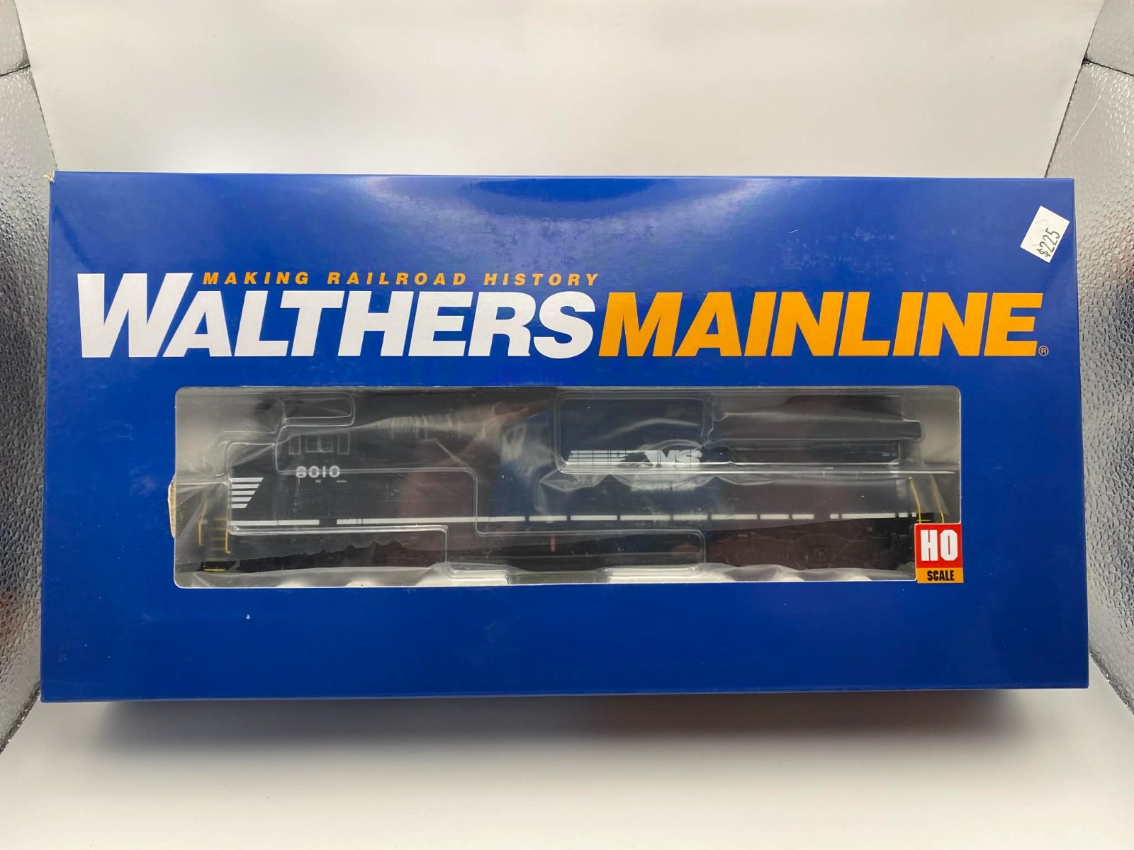 HO Scale DCC Ready Walthers Mainline GE ES44AC Norfolk Southern #8010 910-10208