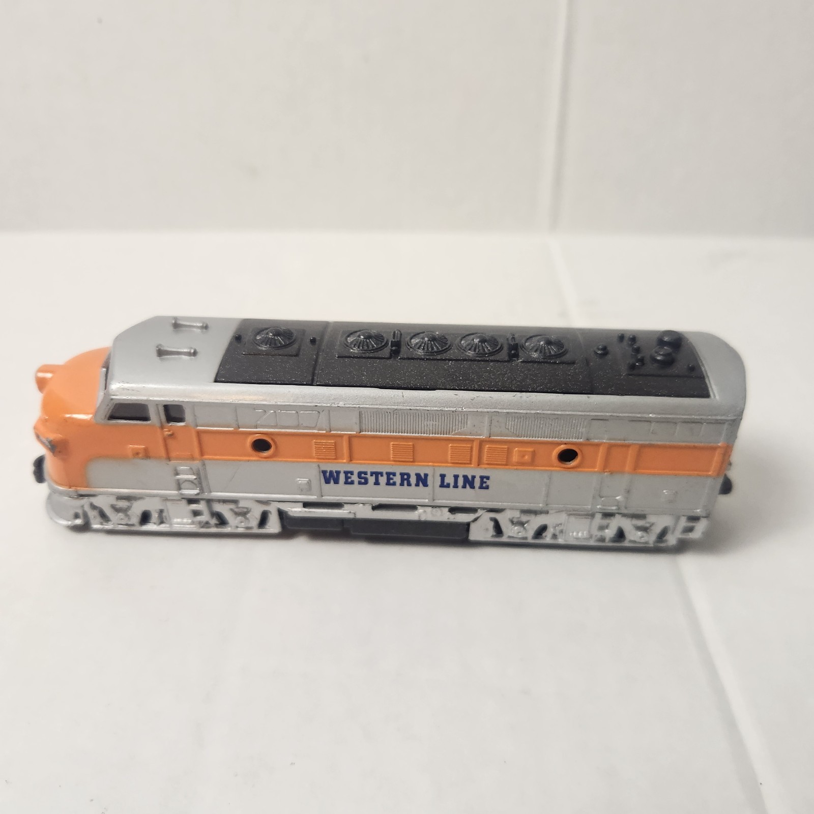 Western Line Diesel Train Locomotive Orange Silver F-Unit Engine