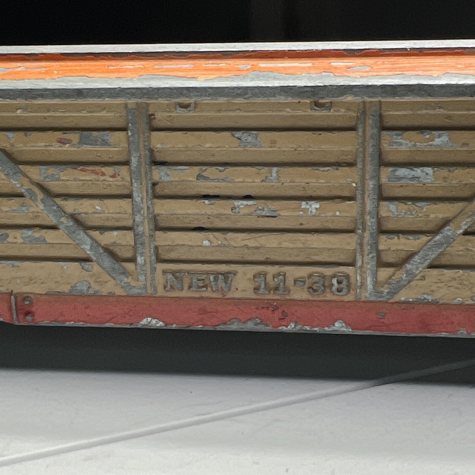 vtg 1939 TOOTSIETOY Train PIONEER STOCK SHIPPERS CAR RAILROAD 5 Inch Orange