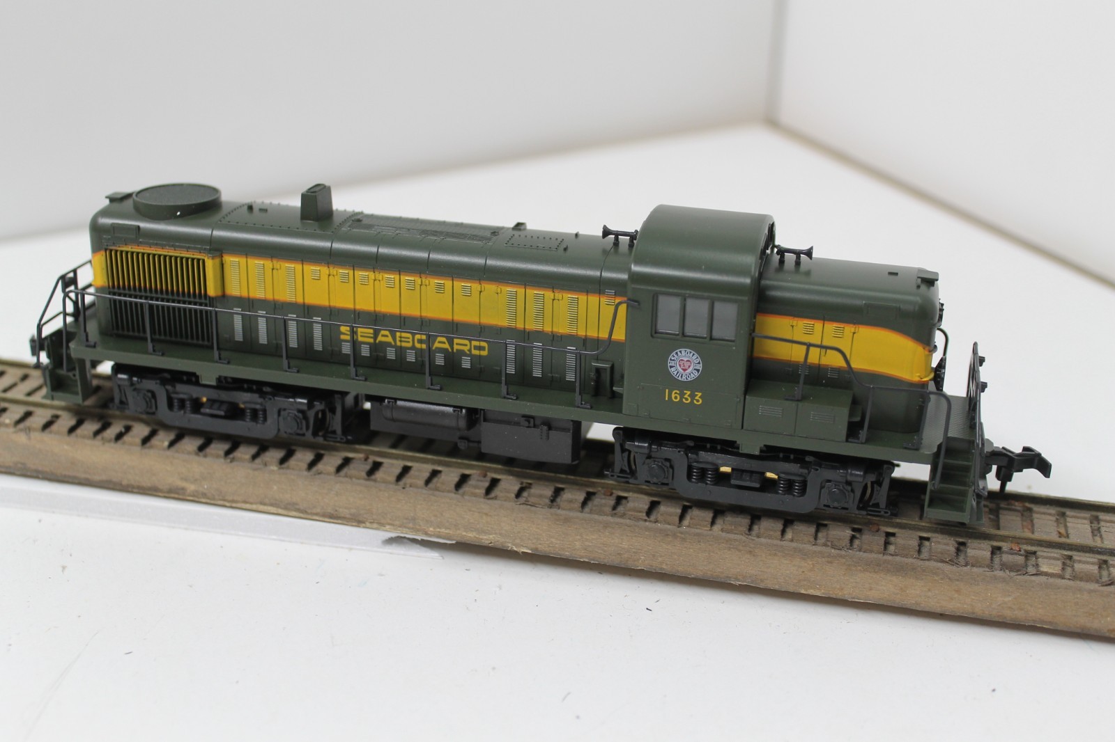 Atlas 8153 HO Scale ALCO RS3 Seaboard Air Line 1633 Kato Drive NOS
