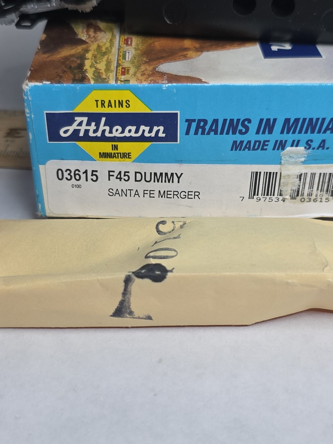 NOS Athearn 3615 HO Scale SF Santa Fe Merger F45 Dummy Diesel Locomotive
