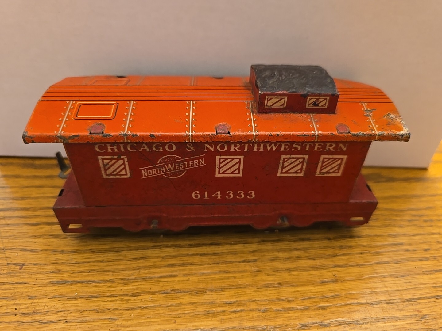 Hafner Trains Chicago & Northwestern 614333 O Gauge Metal Tin Caboose (157)