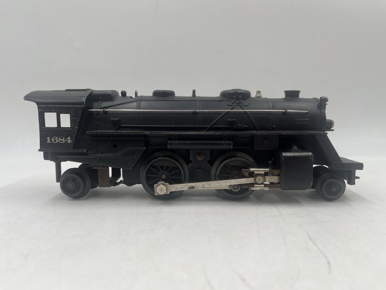 Lionel #1684 Locomotive w/ 1689T Tender Very Clean Engine
